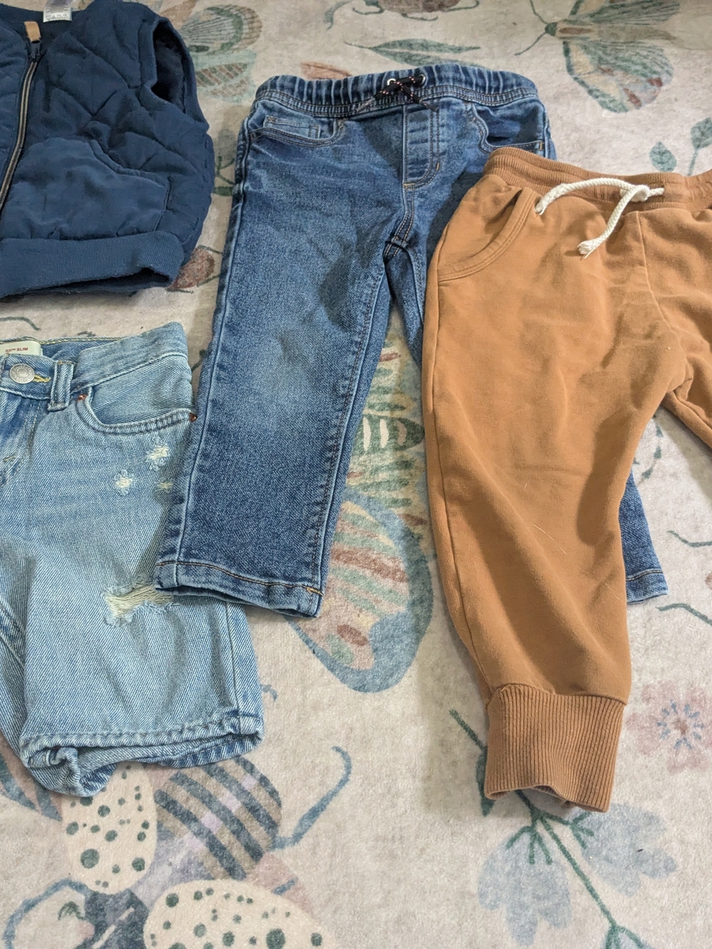 Lot Of Boys Clothes Size 3T - Picture 6 of 6